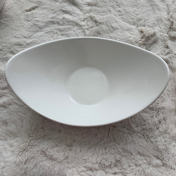 White Serving Dishes - Picture 2 of 11